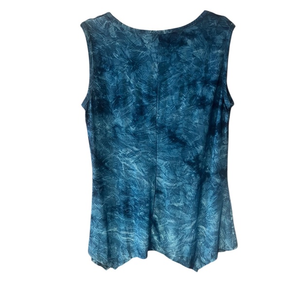 Avenue‎ Sleeveless Textured Blouse - Picture 2 of 4